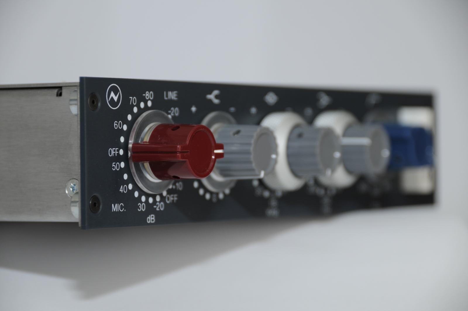 AMS Neve 1073N Standalone Mono Mic Preamp and EQ Module AMS Neve 1073N Standalone Mono Mic Preamp and EQ Module